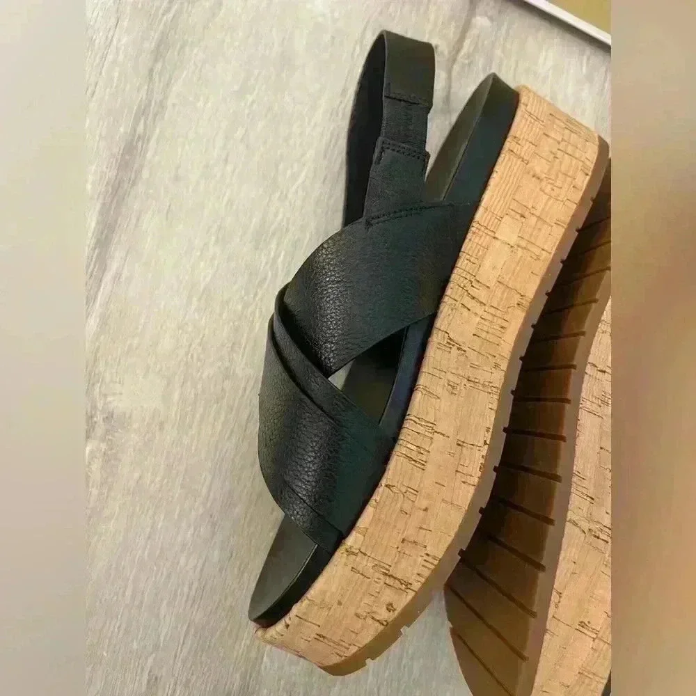 MICHAEL KORS - Easton Sandal Black 8 - Picture 8 of 12